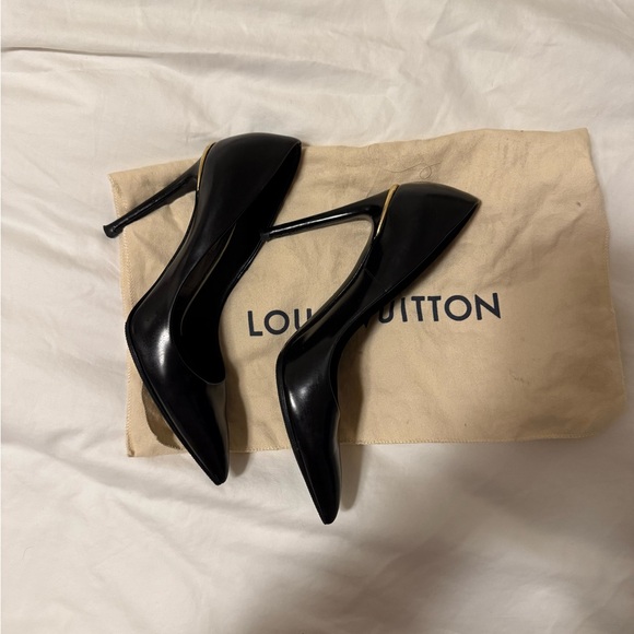 Louis Vuitton Black Heels with Pointed Toe and Stiletto Heel - Picture 1 of 3